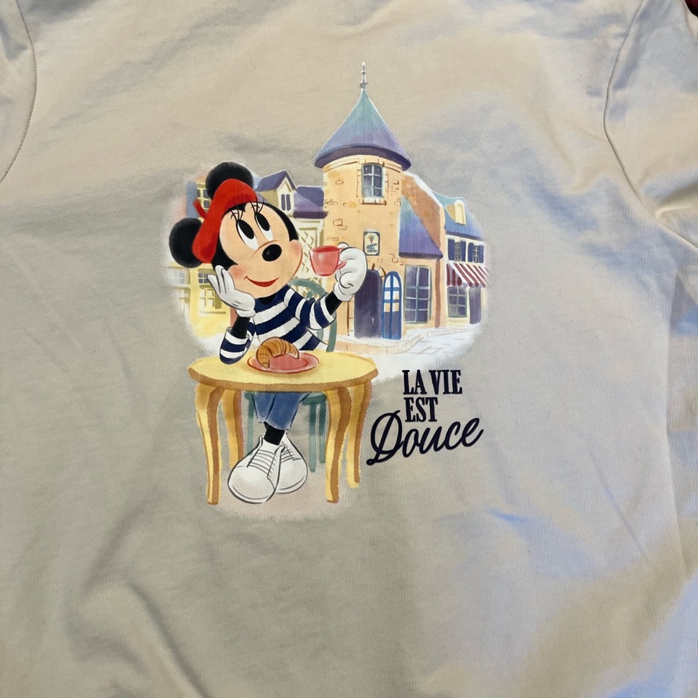 Minnie Mouse mademoiselle Epcot France sweatshirt